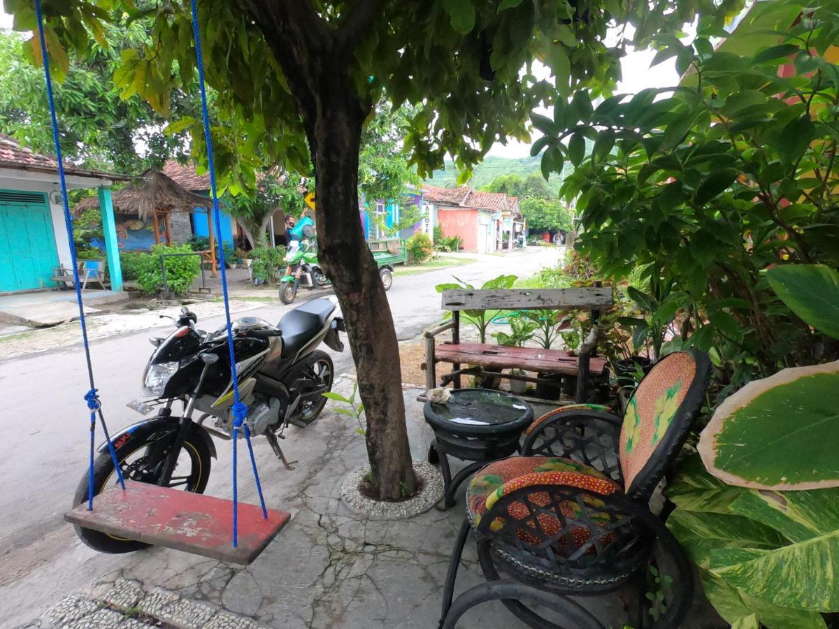 Owl Hostel Karimunjawa Exteriér fotografie